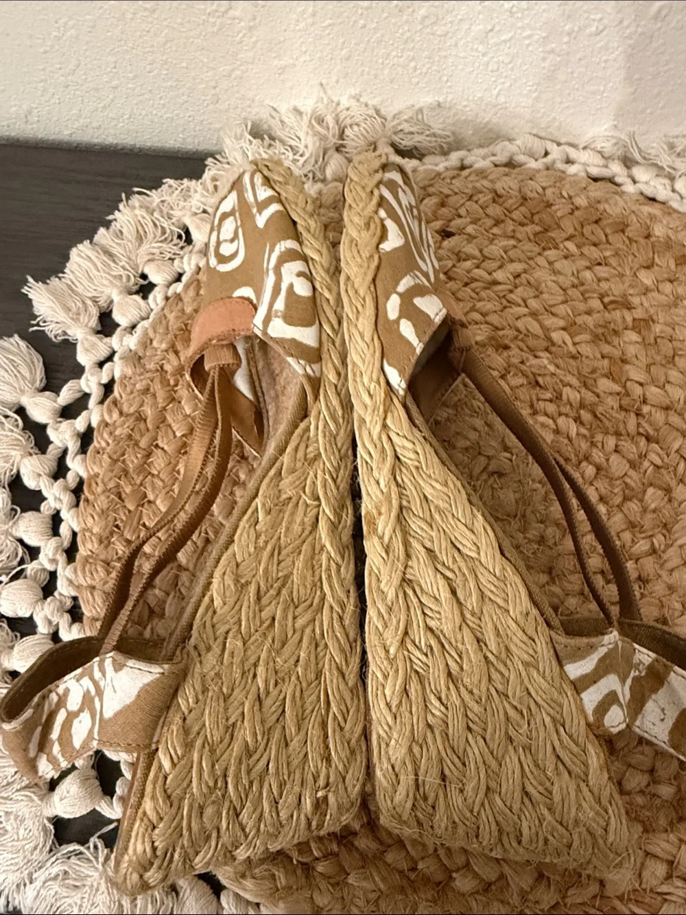 Lauren Ralph Lauren Tan White Batik Print Espadrille Wedge Sandals Size 6.5